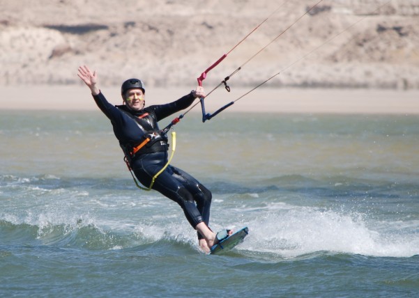 Ken kitesurfing